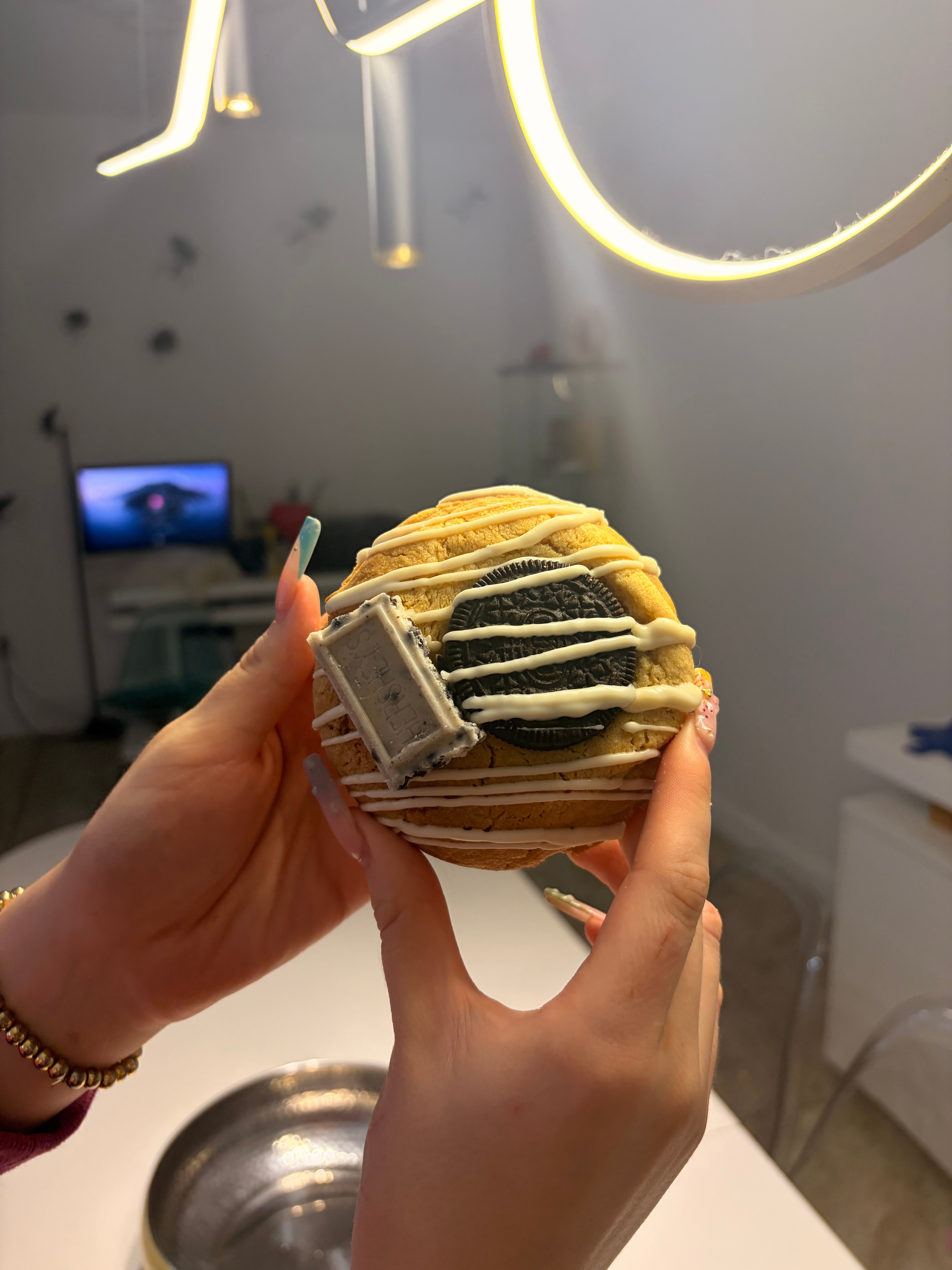 Hershey’s cookies and cream cookie